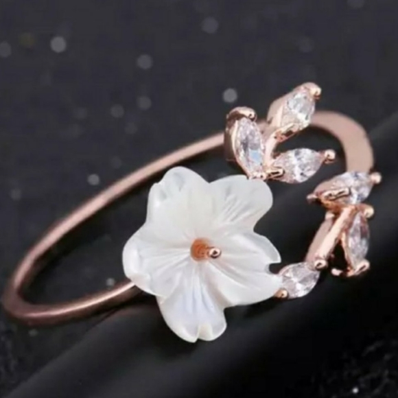 NEW 18k Rose Gold Flower Diamond Adjustable Ring - Picture 3 of 7